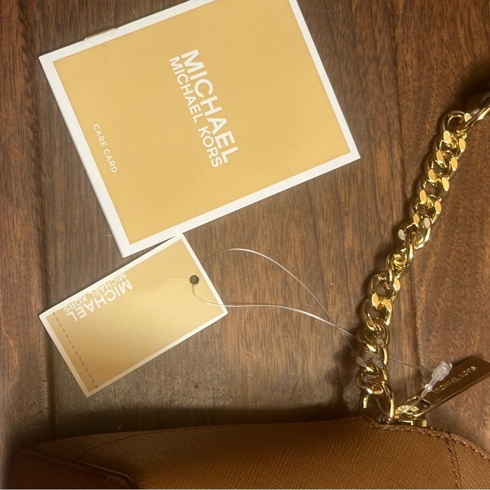 Michael Kors Jet Set Travel Medium Dome Crossbody Bag Purse Luggage Brown NWT - Picture 4 of 15